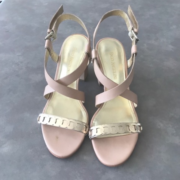(2* for $30) Nude and gold colour sandal by Enzo Angiolini size 6 1/2 - Picture 2 of 8